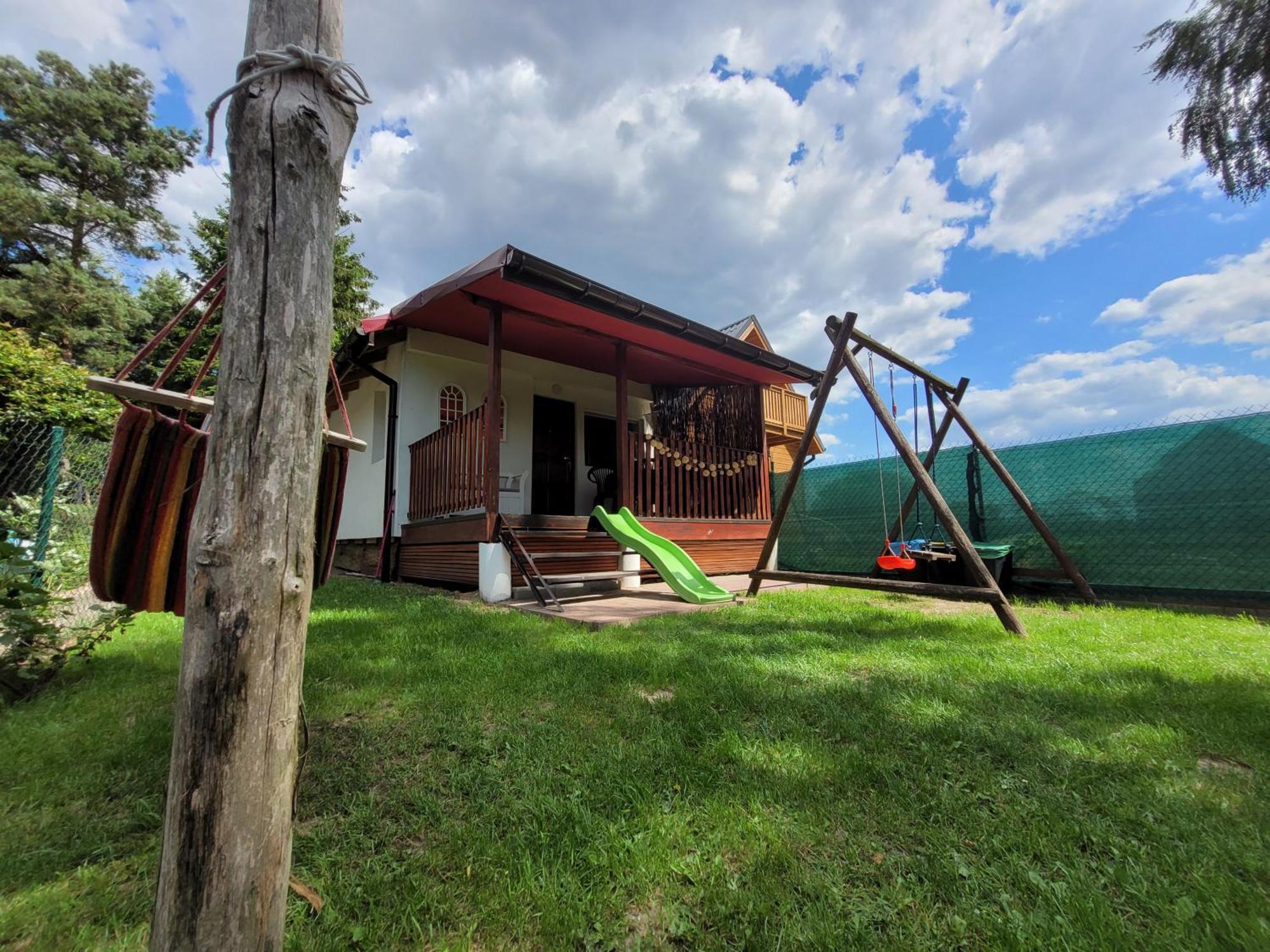 Domek Nad Jeziorem Przy Lini Brzegowej Gorowychy, Pomorze Villa Exterior photo